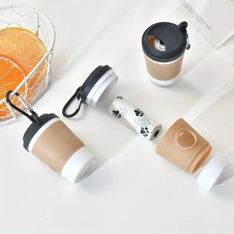 dispensador de bolsas de desechos para mascotas con forma de taza de café